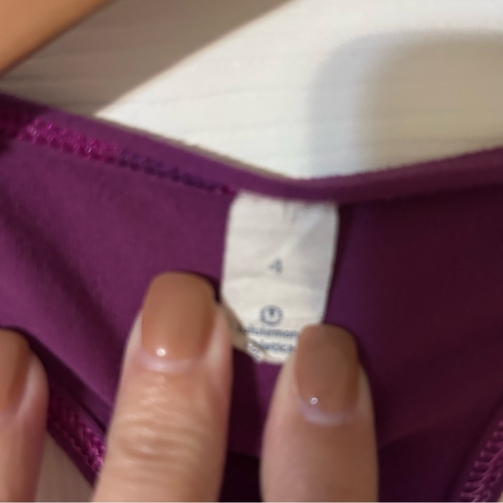 Lululemon Athletica Chilled Grape Athletic Top size 4. Excellent condition - Picture 2 of 4